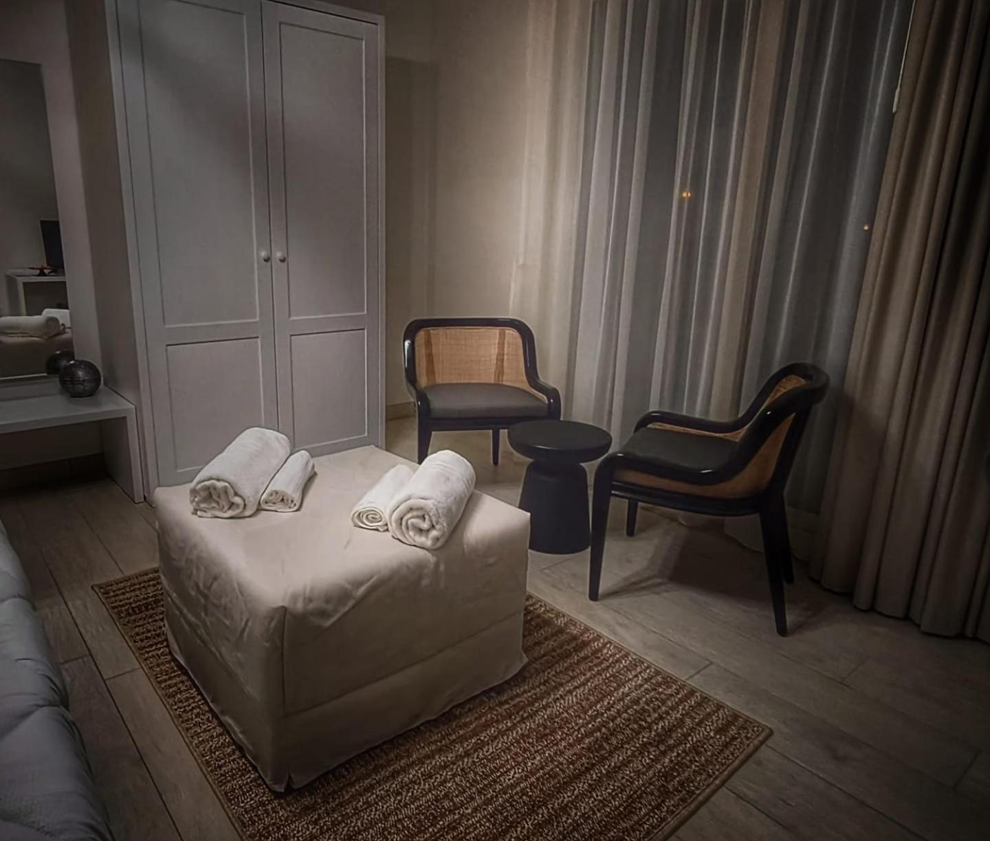 Mya Luxury Rooms And Wellness เมเลนดูญโญ ภายนอก รูปภาพ