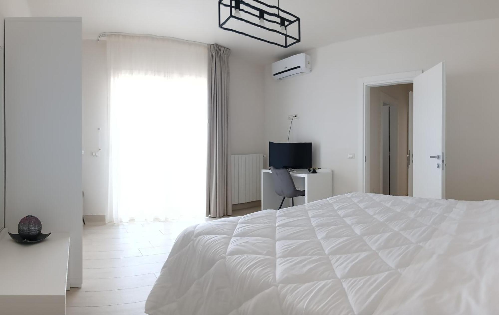Mya Luxury Rooms And Wellness เมเลนดูญโญ ภายนอก รูปภาพ