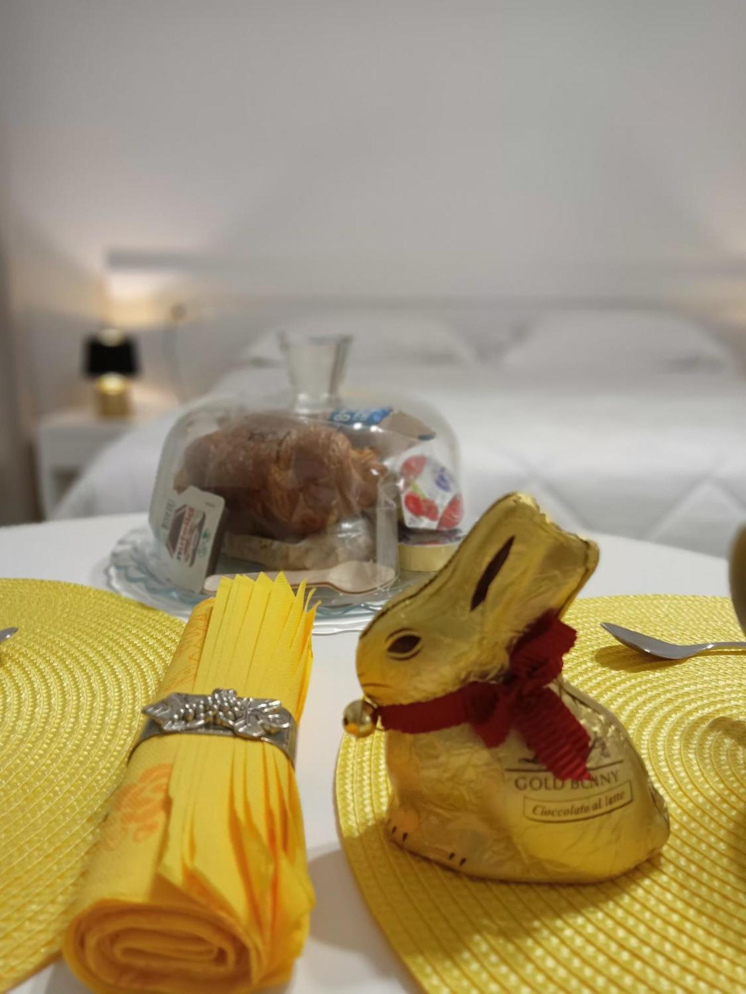 Mya Luxury Rooms And Wellness เมเลนดูญโญ ภายนอก รูปภาพ
