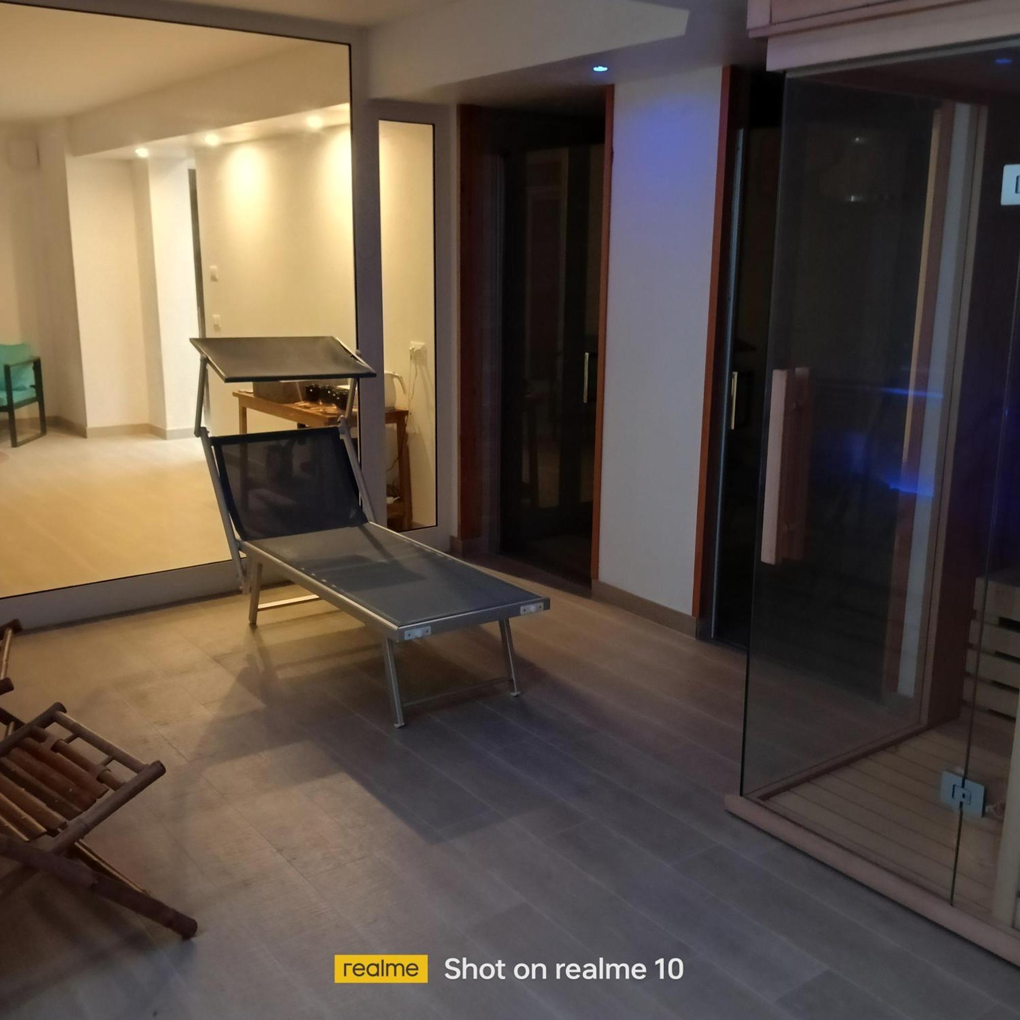 Mya Luxury Rooms And Wellness เมเลนดูญโญ ภายนอก รูปภาพ
