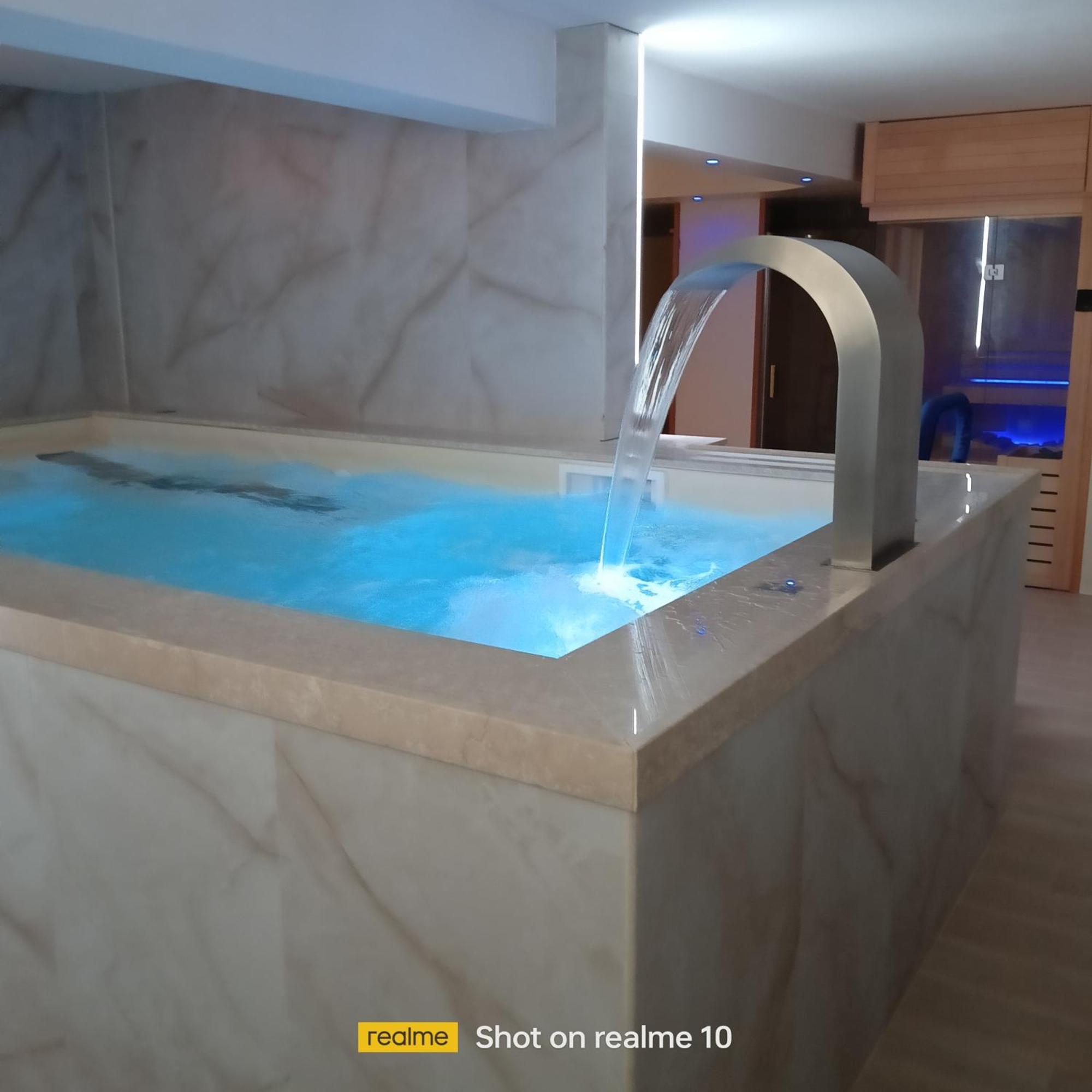 Mya Luxury Rooms And Wellness เมเลนดูญโญ ภายนอก รูปภาพ