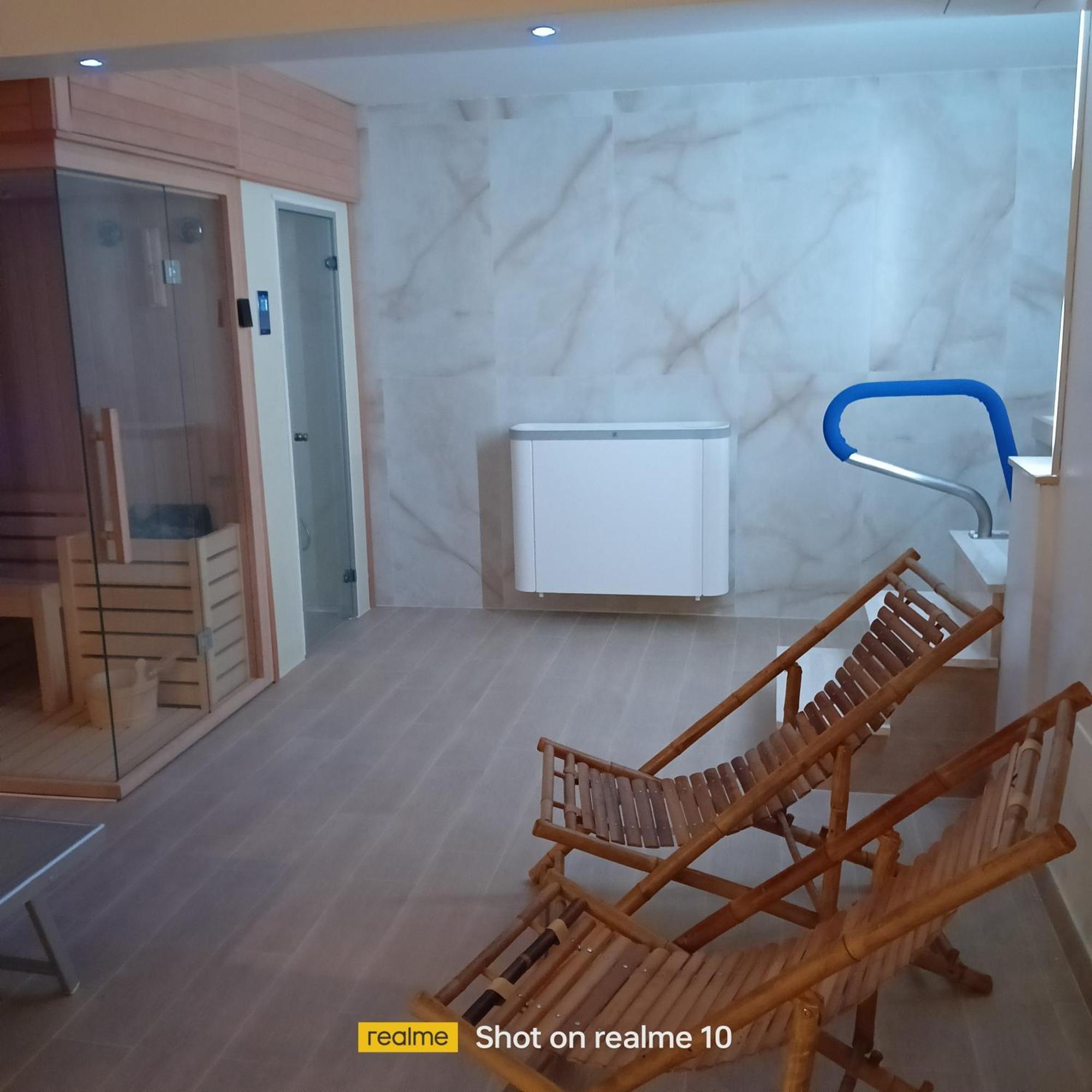 Mya Luxury Rooms And Wellness เมเลนดูญโญ ภายนอก รูปภาพ