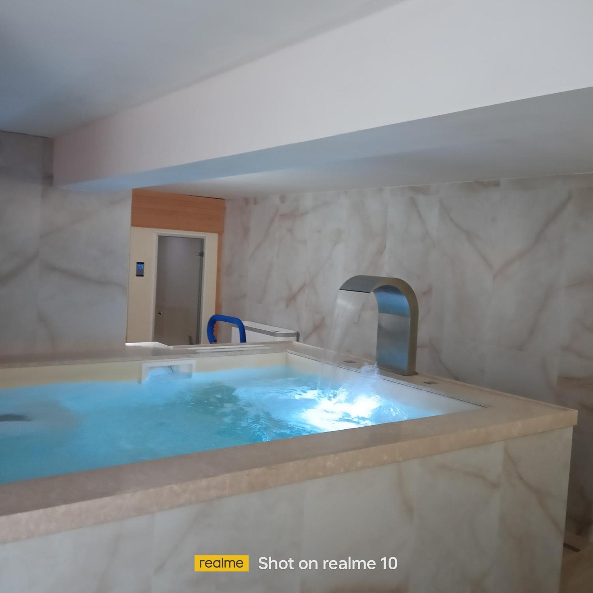 Mya Luxury Rooms And Wellness เมเลนดูญโญ ภายนอก รูปภาพ